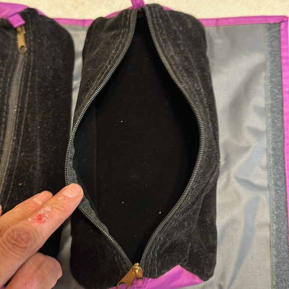 JM New York Velvet Travel Bag - Picture 5 of 8